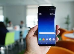 Πολύ λεπτομερής κριτική του Samsung Galaxy S8 (SM-G950F)